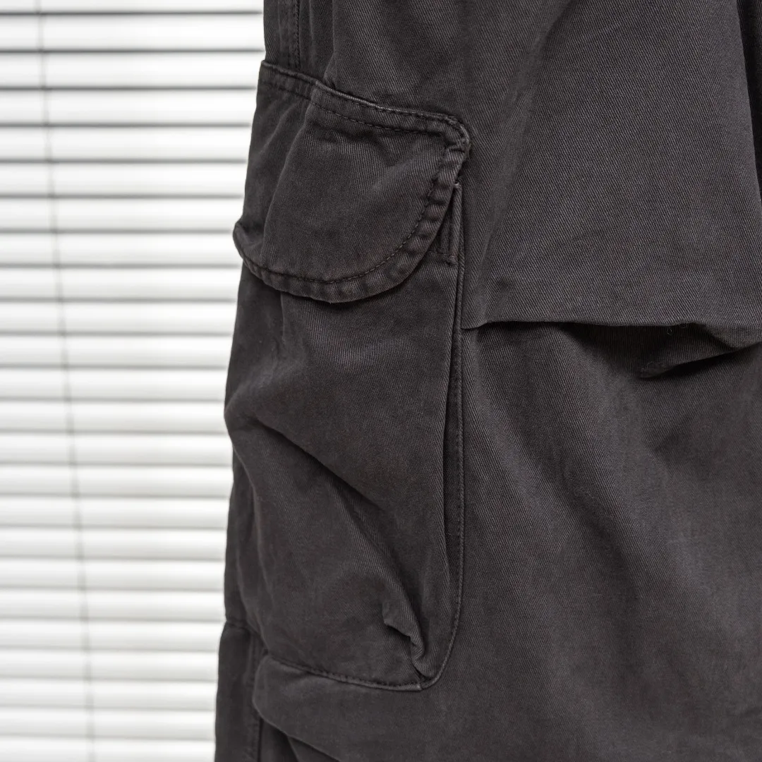 P340 top version (different currencies) Style: Stone Island STONE LSLAND washed and distressed multi-pocket functional trousers Color: Picture color Size: M-XXXL Fabric: Workwear Accessories: Full set of customized accessories No gender distinction, same style for men and women
